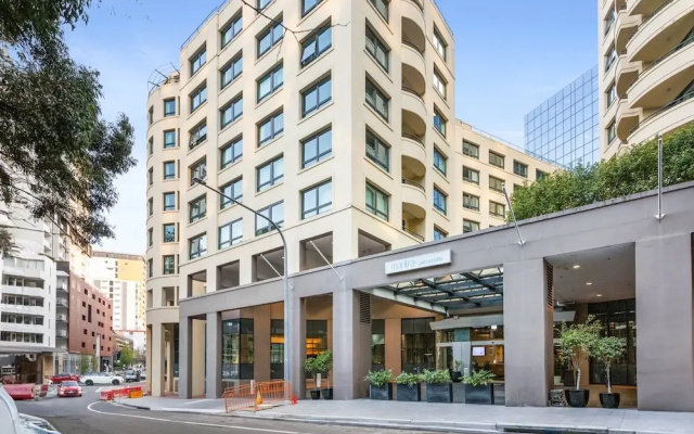Bright Studio With Pool Access in Parramatta