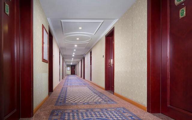 Vienna International Hotel（Guangxi Guilin Yangsuo West Street and Ten-mile Gallery）