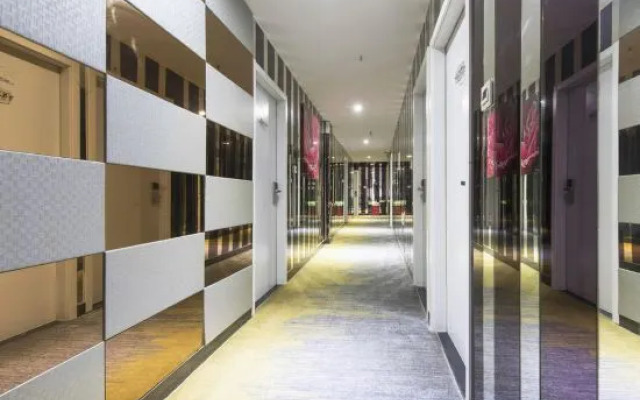 Haomeng Hotel (Shanghai Pengpu New Village Subway Station Branch)