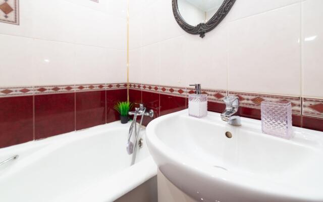 Ночник на улице Муравленко 35