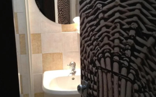 Green Gallery Hotel and Restaurant