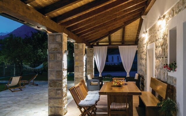 Awesome Home in Dubravka With Wifi and 5 Bedrooms