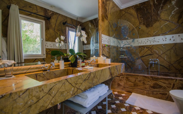 Agalia Luxury Suites