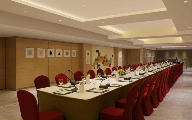 Grand Mercure Vadodara Surya Palace Hotel