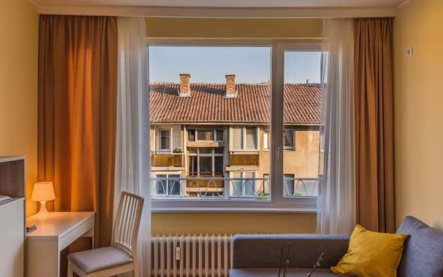 FM Deluxe 2-BDR Apartment - Sunshine