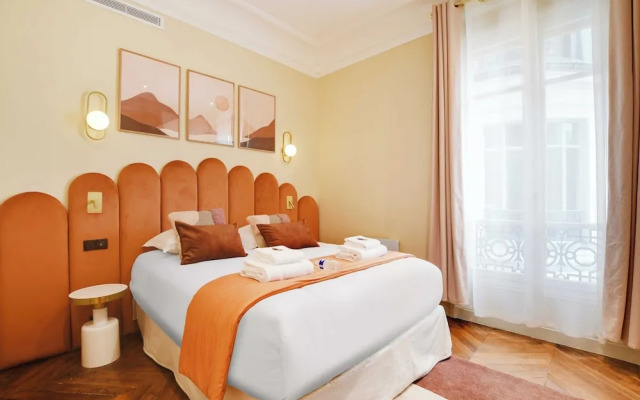 Chic Hotel-1br/4p In the Heart of the Palais Royal
