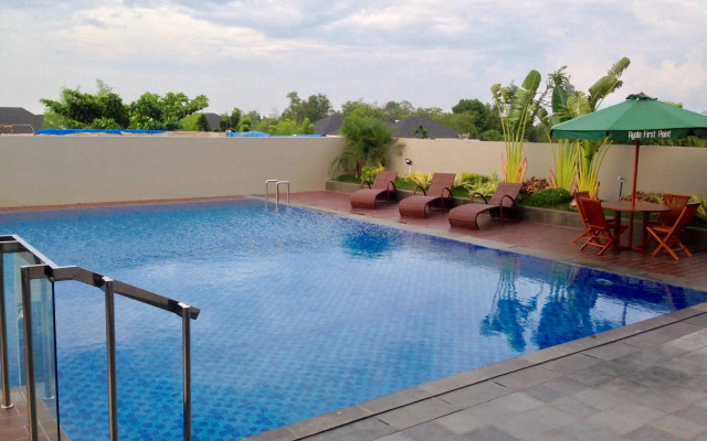 Ayola First Point Hotel Pekanbaru