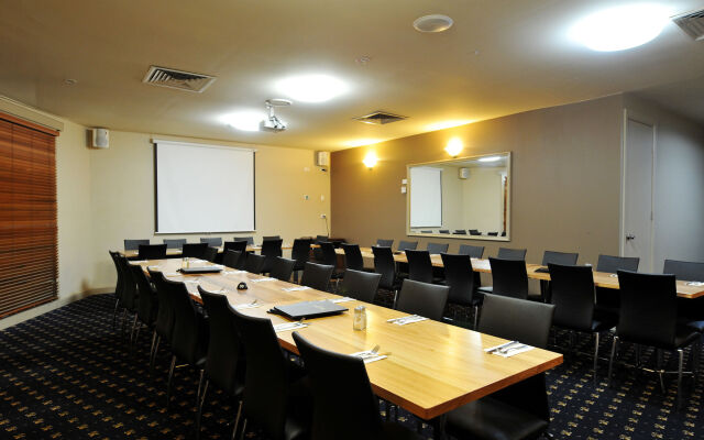 National Hotel Complex and Bendigo Central Apartments