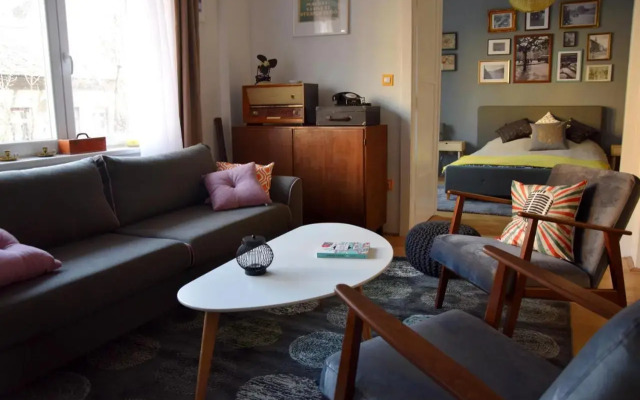 Bleak House - Bauhaus home in the heart of Budapest