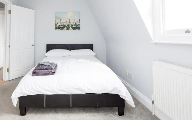 Camden Apartment E/Apartment
