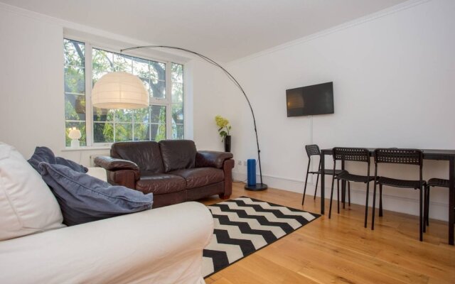 Sunny 2 Bedroom Flat in Islington