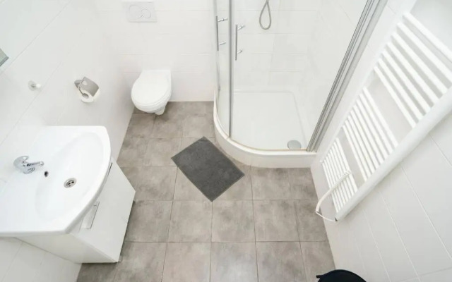 Bright, Spacious Apartment in the Historic Centre