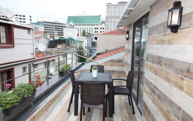 Taksim Corner Suite
