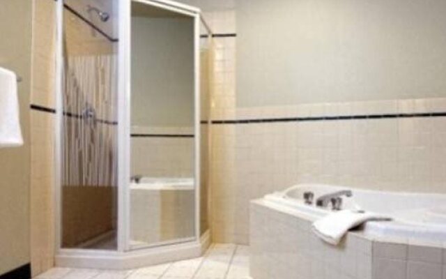 Fisherman's Landing Inn