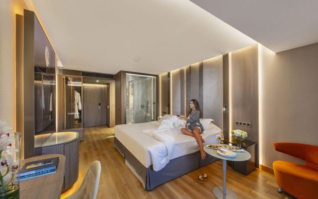 Amathus Beach Hotel Limassol - Image 3