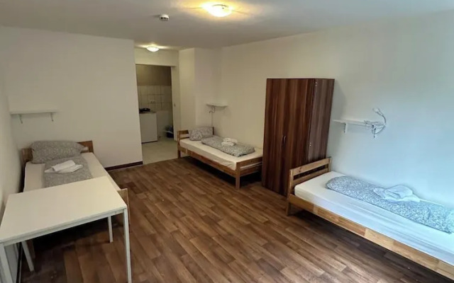 2-Rent Group Hostel Apartments HAN53