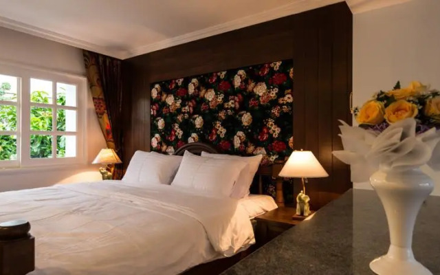 Chiangmai Singharat Road Villa