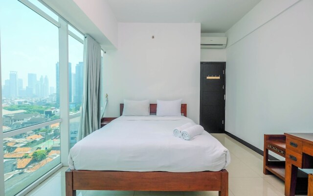 Homey And Warm 1Br Apartment At Ambassade Kuningan