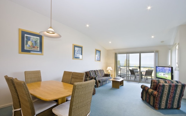 Lorne Ocean Sun Apartments – Guest Rooms – Lorne