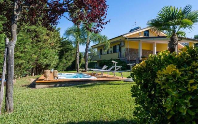 Romantic Apartment With Hot Tub