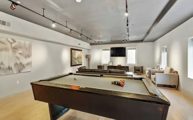 Robmar Mansion - Beverly Hills Mediterranean Estate With Pool & Sport Court