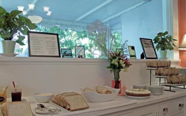 Palm Beach Hibiscus Bed & Breakfast