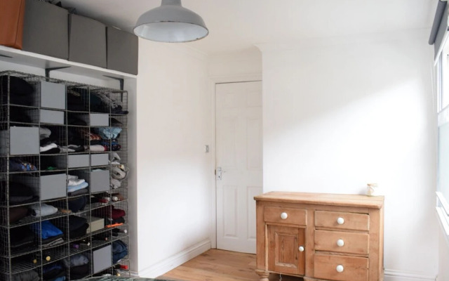 Chic 2 Bedrooms Apartment in Mile End