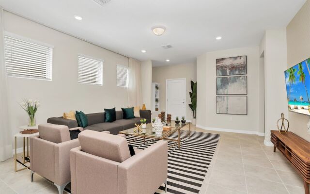 5 Bed 5 Ba Solterra Villa with Pool & Spa