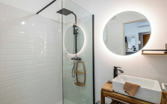 Sublime 2 Bedroom Apart.- Cannes Residential Area