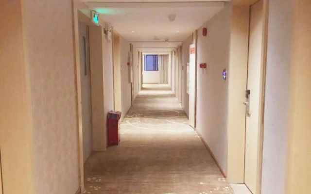 Ming Chao Holiday Hotel