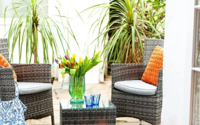 Beautiful 5 Bedroom Regency House / Pets Welcome