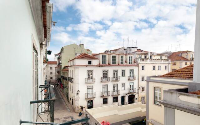 Charming Bright Apartment in Lisbon