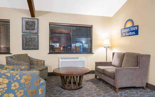 Days Inn & Suites by Wyndham Baxter Brainerd Area