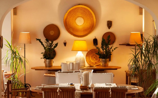 Nora Club Hotel