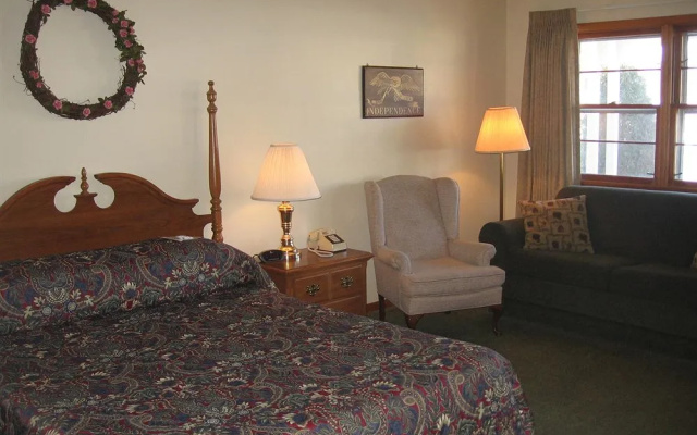 Glass House Inn