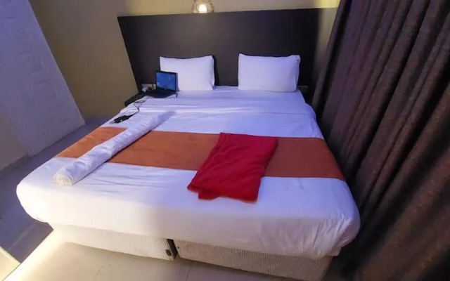 The Junction Hotel & Suites