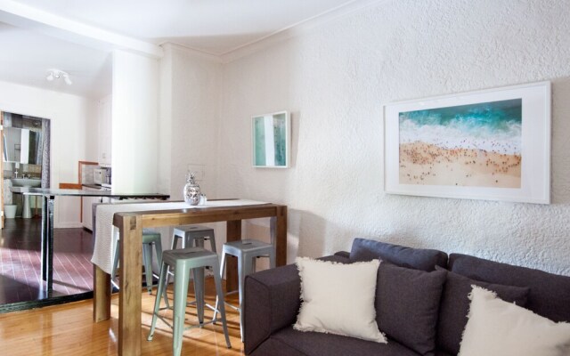 Classic 3BR Facing La Fontaine Park by Namastay