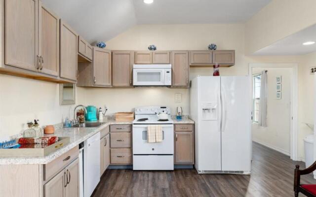 Wine Down on the Bay