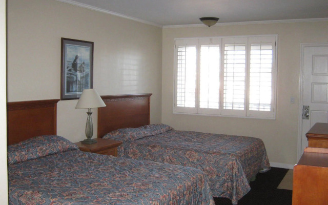 The Shores Inn and Beach Houses