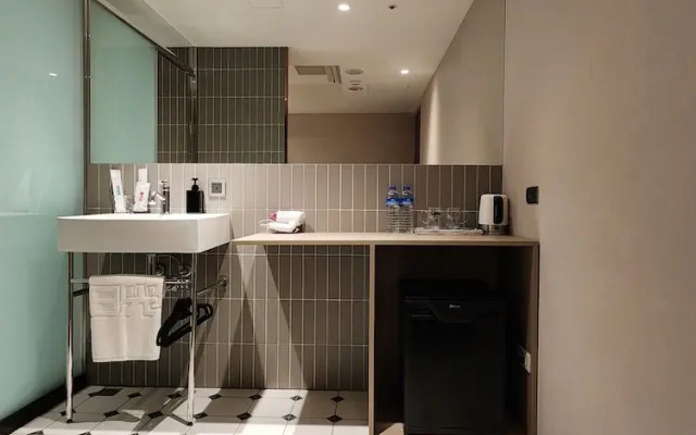 Fun Stay Inn Ximen
