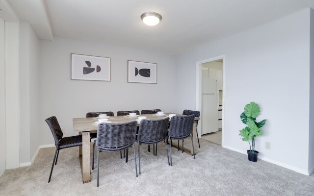 Wonderful Apt Crystal City with Gym
