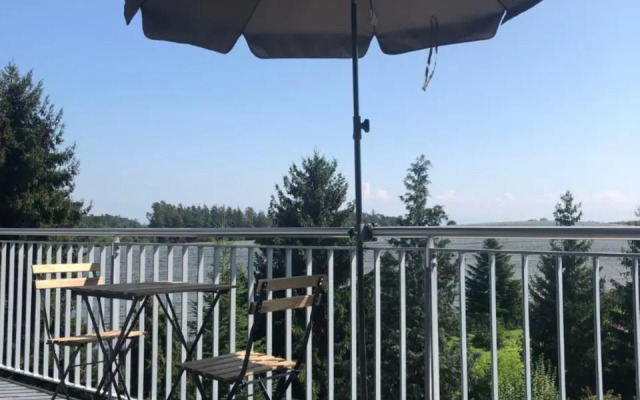 Moderne Wohnung mit Bergsicht