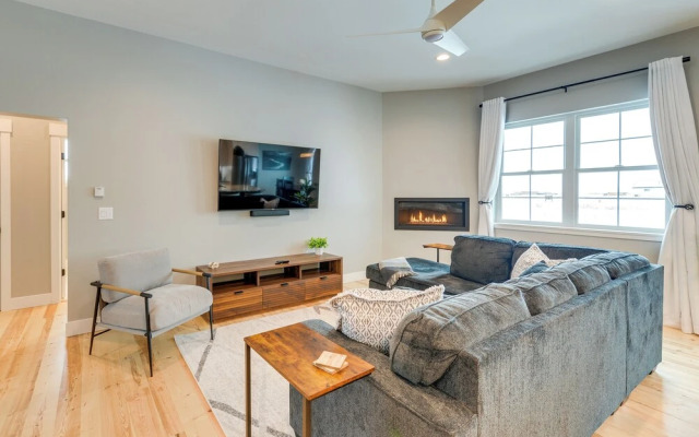 12 Mi to Grand Targhee Resort: Modern Driggs Home
