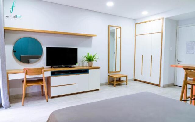 Dawn Apartment by RentalFM