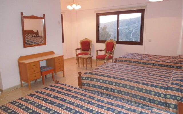 Adonis Palace rooms and Bungalows