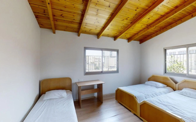 Cozy Wood Apartment With Great View to Nazareth