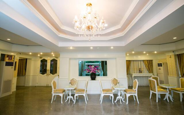 Le Paradis Bangkok Hotel & Residence
