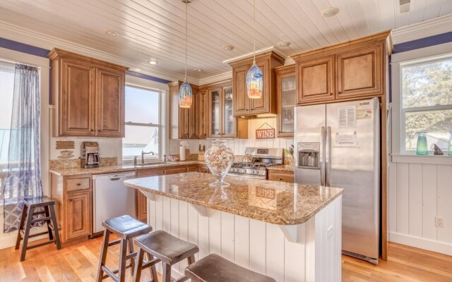 Baywood Shores Bed & Breakfast