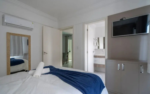 2-bed Apt w/ BBQ - Downtown Bombinhas Caa103