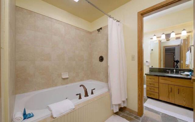 Wind River Teton Village by JHRL